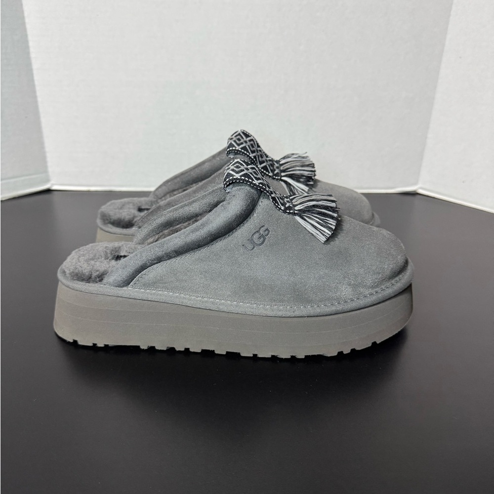 Women’s UGG tazzle
